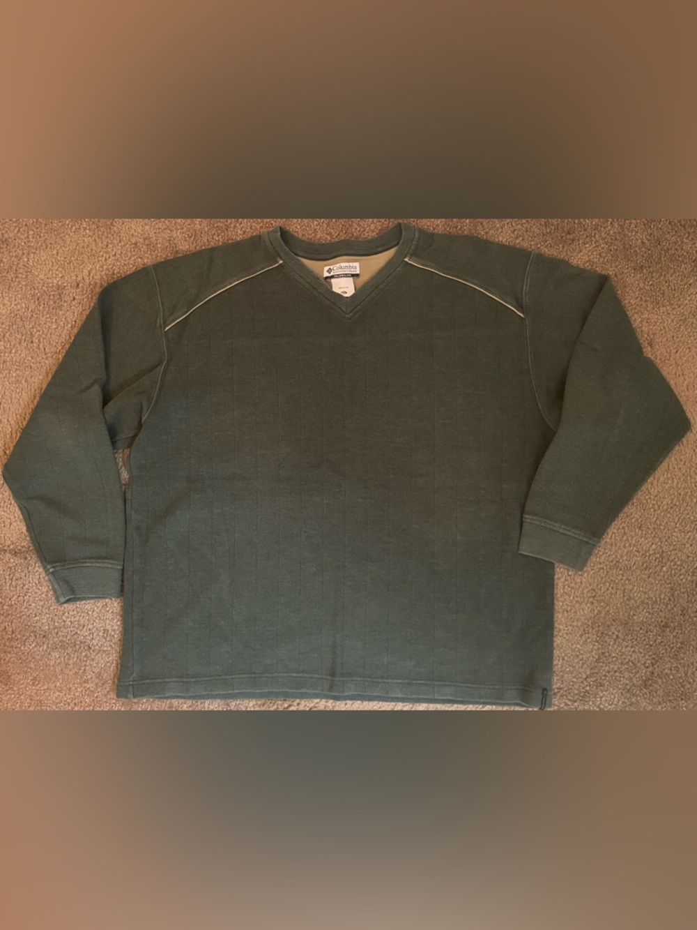Columbia Men's Olive Green V-Neck Sweater